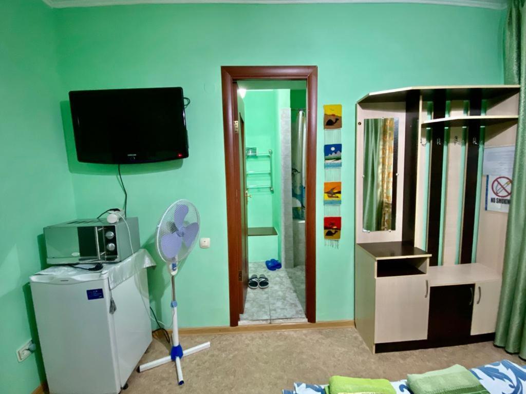 Hostel Loco Almaty Esterno foto