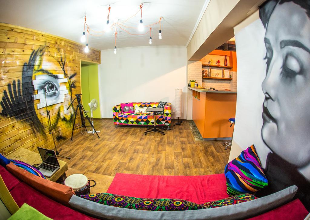 Hostel Loco Almaty Esterno foto
