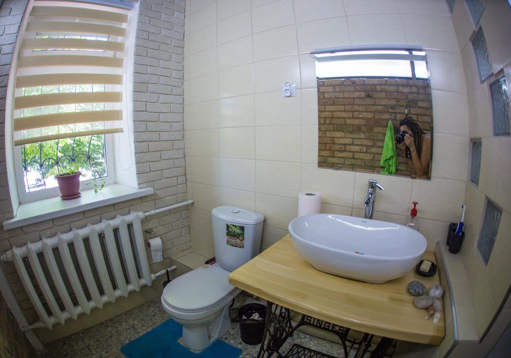 Hostel Loco Almaty Esterno foto