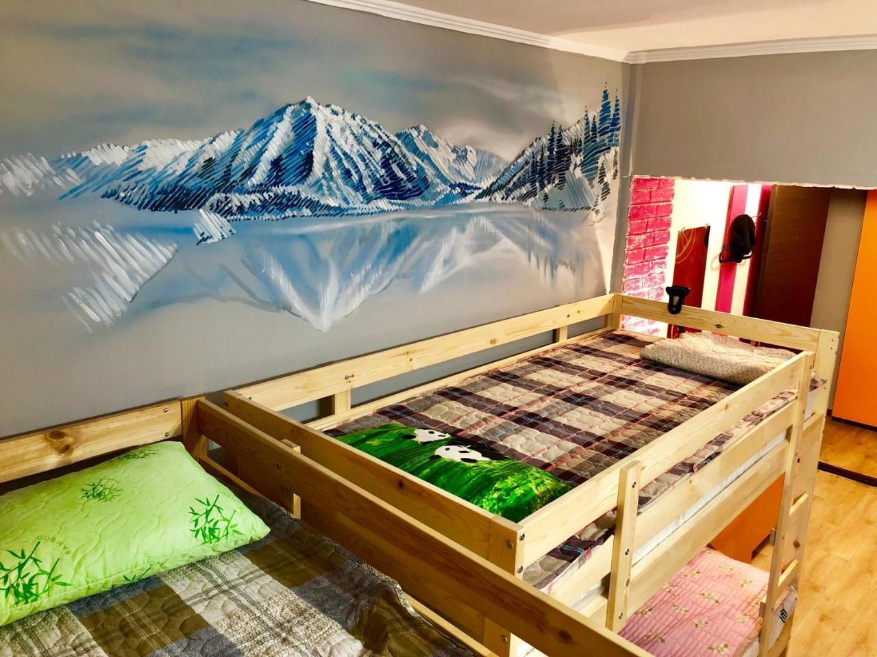 Hostel Loco Almaty Esterno foto
