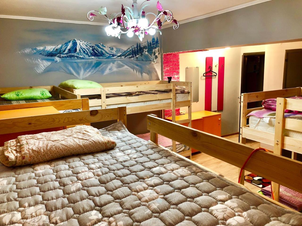 Hostel Loco Almaty Esterno foto